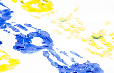 mains jaune bleu Jaime lUkraine